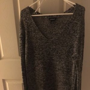 ☃️NWOT LANE BRYANT BLACK & WHITE V-NECK SWEATER☃️